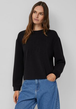 - Bluza