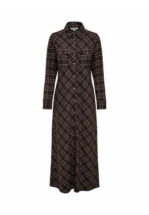 Robe marron foncé à manches longues avec motif à carreaux blancs, boutonnée à l'avant, col et deux poches à rabat sur la poitrine.