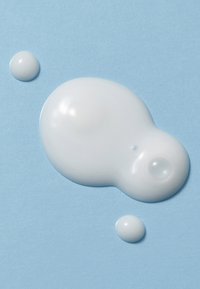 NACIFIC UYU CREAM AMPOULE - Crema da giorno