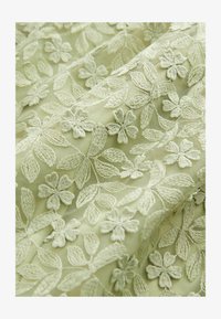 Valitud, sage green