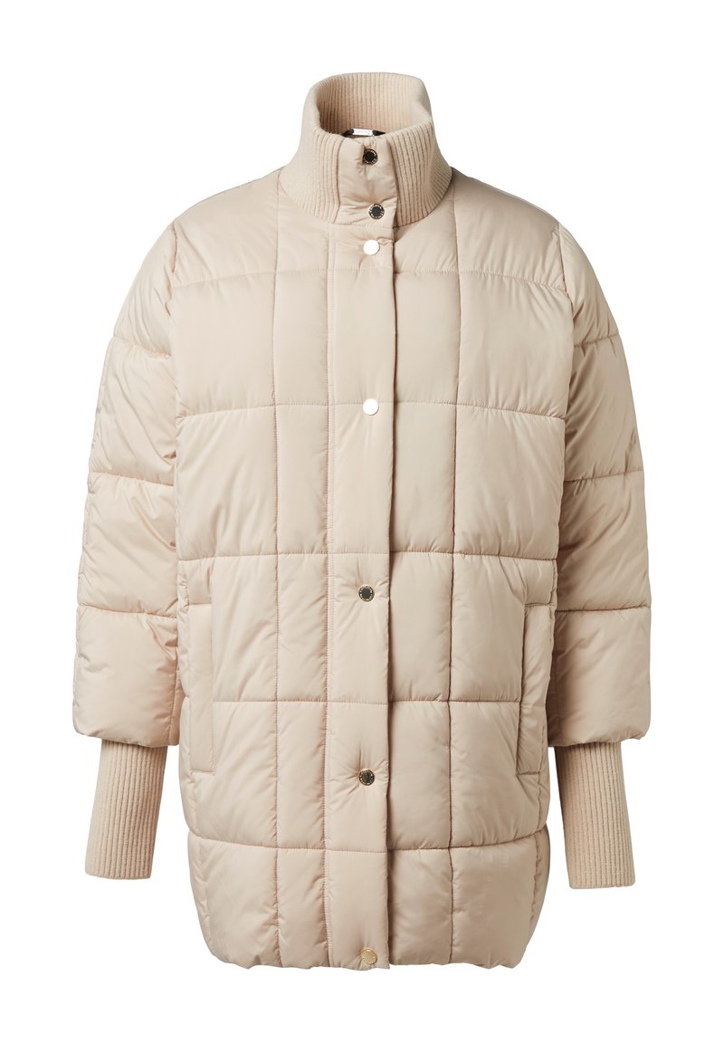 Hellbeige gepolsterte Jacke mit hohem Kragen, gestepptem Design, Druckknöpfen und gerippten Strickbündchen. Weiche, glatte Textur. Kurze Ärmel.