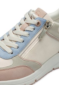 Thumbnail Image 5