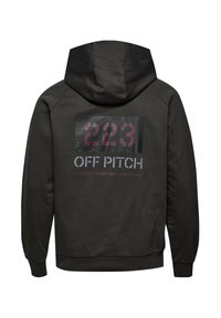 Dunkelgrauer Hoodie mit einem großen Grafikmotiv auf der Rückseite, das die Zahlen "223" und den Text "OFF PITCH" in kontrastierenden Farben zeigt.