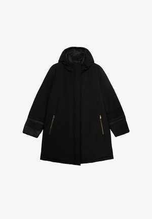 Cappotto nero con cappuccio, dotato di tasche laterali con zip, maniche a sbuffo e una texture liscia. Materiale in poliestere, design a taglio dritto.