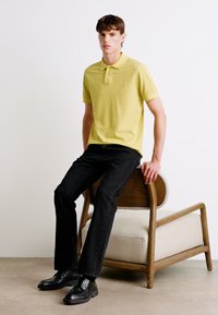 BOSS PRIME - Bluză polo - bright yellow