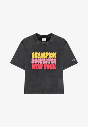 Schwarzes Baumwoll-T-Shirt mit kurzen Ärmeln, das einen Retro-Style-Druck in Gelb, Pink und Rot zeigt und "Champion Rochester New York" lautet.