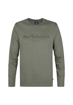 Olijfgroene katoenen t-shirt met lange mouwen, featuring een ronde hals en een tekstontwerp in een donkerdere groen aan de voorkant. Soepele textuur, casual fit.