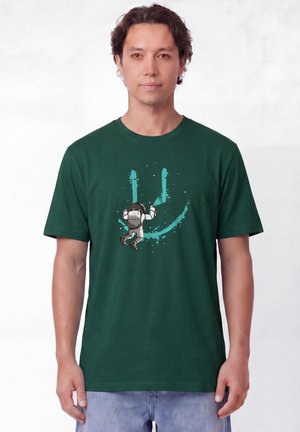 watapparel, GRAFFITI ASTRONAUT UNISEX - T-Shirt print - glazed green