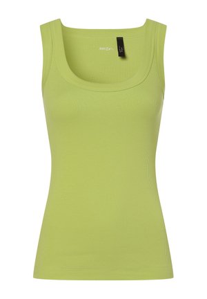 Limoengroene geribde tanktop met een ronde hals en brede schouderbanden. Bevat een etiket met "Marc Cain" branding aan de achterkant.