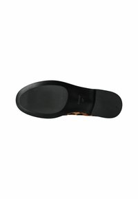 Schwarze Sohle eines Schuhs mit glatter Oberfläche. Das Obermaterial hat ein Leopardenmuster in Beige und Schwarz, gefertigt aus strukturiertem Material.