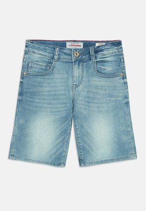 Bermudas de denim azul claro com um design clássico de cinco bolsos, fecho de botão e corte straight com um leve efeito de desbotamento.