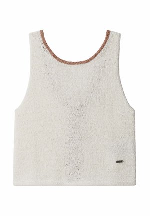 Top de punto sin mangas de color blanco roto con un escote redondeado ribeteado en marrón claro y una pequeña etiqueta metálica rectangular cerca del dobladillo inferior.