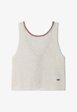 Top de punto sin mangas de color blanco roto con un escote redondeado ribeteado en marrón claro y una pequeña etiqueta metálica rectangular cerca del dobladillo inferior.