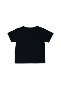 T-shirt nera a maniche corte realizzata in cotone, con colletto a girocollo, colore uniforme e un design semplice senza caratteristiche in evidenza.