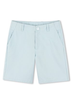 Shorts bleu clair en tissu à texture subtile, dotés de poches avant et d'une fermeture à un bouton. Coupe classique et longueur au genou.