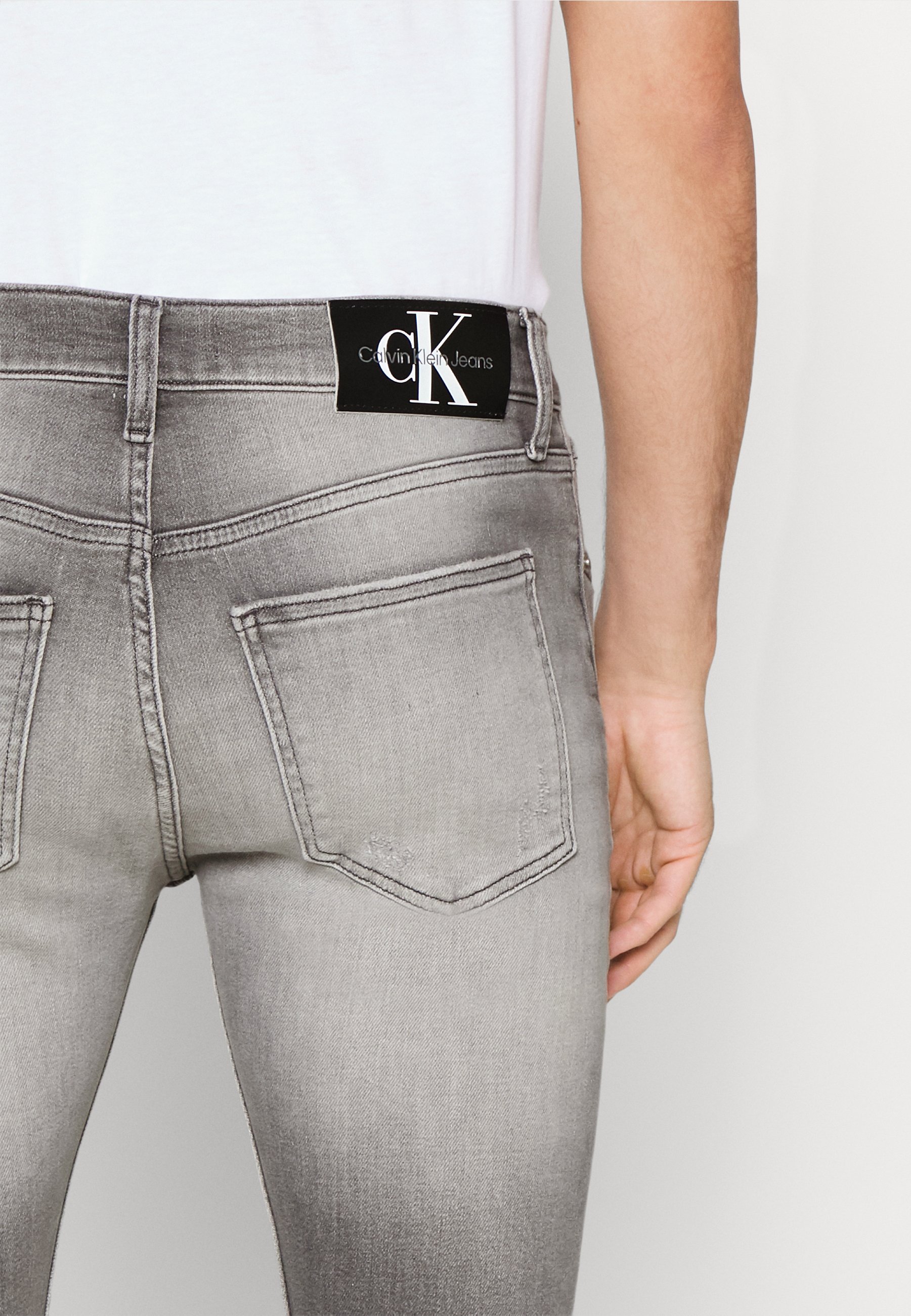 mid rise jeans