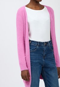 INFLUENCER FLUFFY - Vest - pink