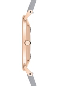 Gehäuse aus roségoldfarbenem Metall mit glänzender Oberfläche, graues Armband, runde Form und ein markantes Krondetail an der Seite.
