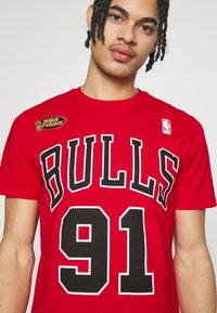Mitchell & Ness NBA CHICAGO BULLS TEE BULLS DENNIS RODMAN - Equipación de clubes - red