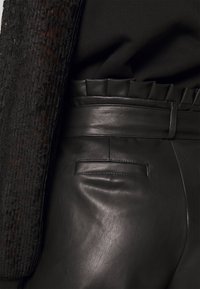 NAF NAF Šortky - black