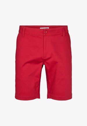 Shorts rouges pour hommes à la longueur genou, avec passants de ceinture, bouton devant et fermeture éclair, en tissu lisse.