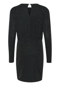 Langärmliges schwarzes Kleid mit subtiler shimmer, das einen Schlüsselloch-Rücken, ein elastisches Taillenband und eine glatte, fließende Textur aufweist.