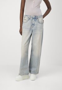 BDG Urban Outfitters JAYA - Džinsi ar platām starām - pink tint