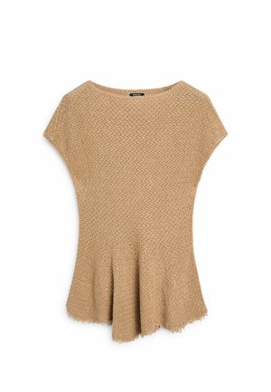 Beige gebreide trui met korte mouwen, boothals en licht uitlopende, met franjes afgewerkte zoom, plat gelegd op een witte achtergrond.