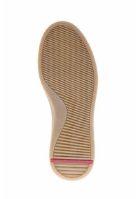Sole in gomma con scanalature orizzontali e un motivo in rilievo. Base color crema con un accento rosso sul tallone per una migliore aderenza.