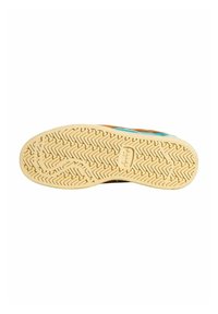 La suola della scarpa presenta una base in gomma testurizzata di colore beige con un motivo a zigzag per la presa e un branding discreto; i colori includono dettagli azzurri e arancioni.