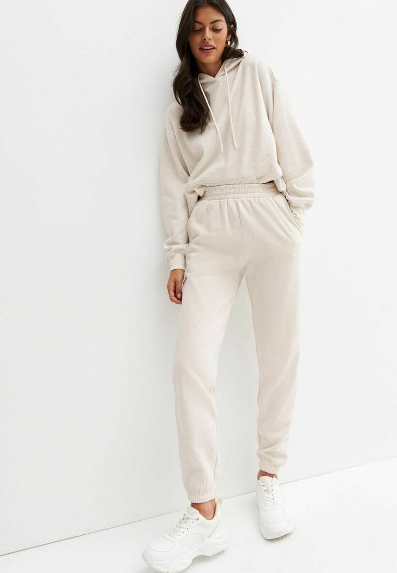 New Look CUFFED Tracksuit bottoms cream/beige Zalando.de