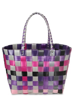 Gewebte Tragetasche in Lila, Pink, Schwarz und Grau. Verfügt über eine weit offene Struktur, zwei Griffe und eine glänzende Oberfläche mit quadratischen Mustern.