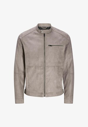 Lys grå skinnjakke med rund krage, glidelås foran og en glidelås lomme på brystet. Glatt tekstur med minimale sømdetaljer.