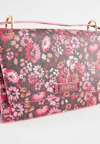 Cath Kidston DITSY FLORAL PRINT COMPACT 2-IN-1 MINI COMPACT - Taška s příčným popruhem - pink