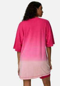 Marks & Spencer PURE COTTON OVERSIZED - Nachtjapon - hot pink