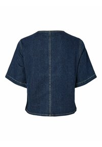 Tummansininen denimista valmistettu lyhythihainen cropped-paita, jossa näkyy pystysuorat ja vaakasuorat saumat, kuvattuna takaa valkoisella taustalla.