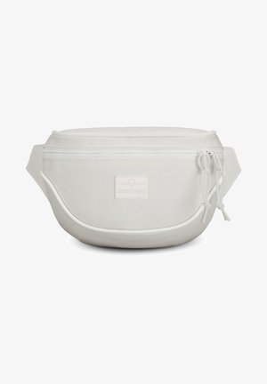 Sac banane en tissu blanc avec deux compartiments zippés et une sangle réglable, avec une petite étiquette de marque à l'avant.