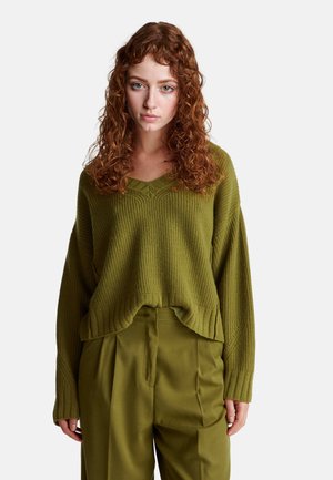 V-NECK - Maglione - green
