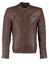 Giubbotto motociclistico in pelle marrone con zip frontale, due tasche orizzontali sul petto con zip e dettagli di cucitura imbottita su spalle e maniche.