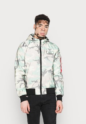 HOODED - Chaqueta fina - mottled olive