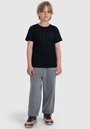 4F, REGULAR, czarny