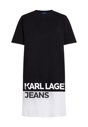 Must t-särk-kleit lühikeste varrukatega, millel on valge alumine osa ja julge must tekst "KARL LAGE JEANS" ees. Sile kangast tekstuur.