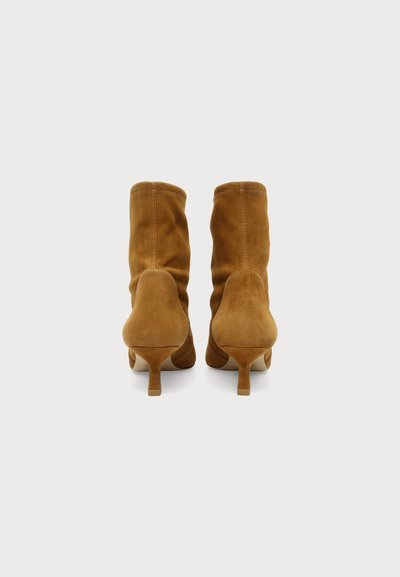 Stuart Weitzman VINNIE - Κλασικές μπότες αστραγάλου - boho tan