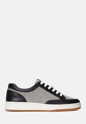 Sneakers - black