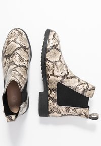 Clarks GRIFFIN PLAZA - Ankle Boot - beige