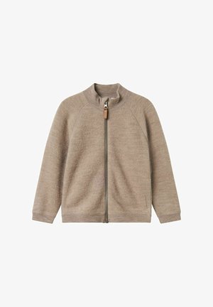 Beige Kapuzenjacke aus weichem Stoff. Verfügt über einen hohen Kragen, Raglanärmel und einen Reißverschluss mit Lederzieher. Strukturierte Oberfläche mit geripptem Saum.