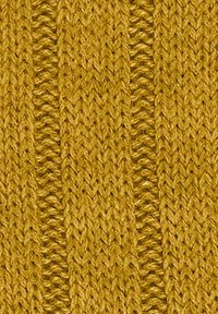 Tessuto a maglia di un giallo senape tenue, con un motivo testurizzato caratterizzato da linee verticali a coste alternate.