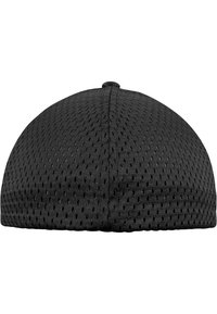 Čierna sieťová čiapka s priliehavým dizajnom a zaobleným vrchom, bez viditeľného brandingu. Textúrovaný povrch s malými priedušnými otvormi.