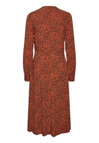 Robe midi orange à manches longues avec motif léopard noir et beige, vue de dos sur fond blanc.