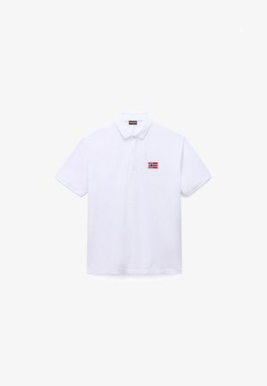 Polo bianca in cotone con maniche corte e colletto. Presenta una piccola bandiera norvegese ricamata sul petto a sinistra.